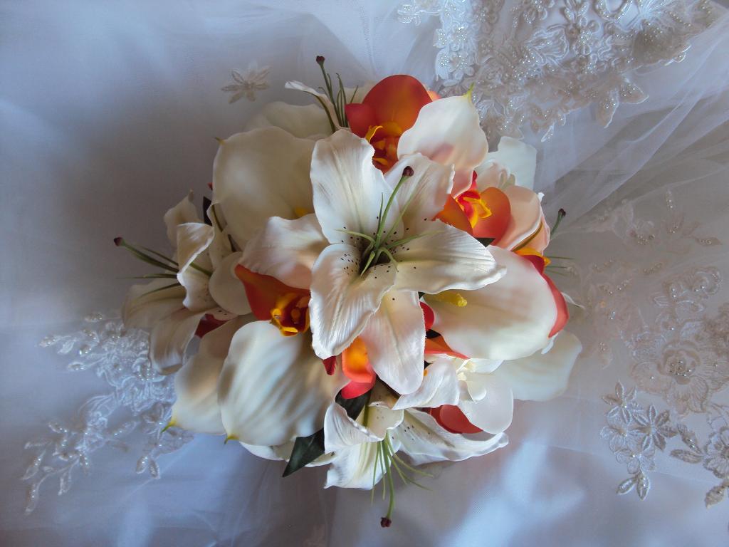  2014 Weddings bouquets of tiger lily 